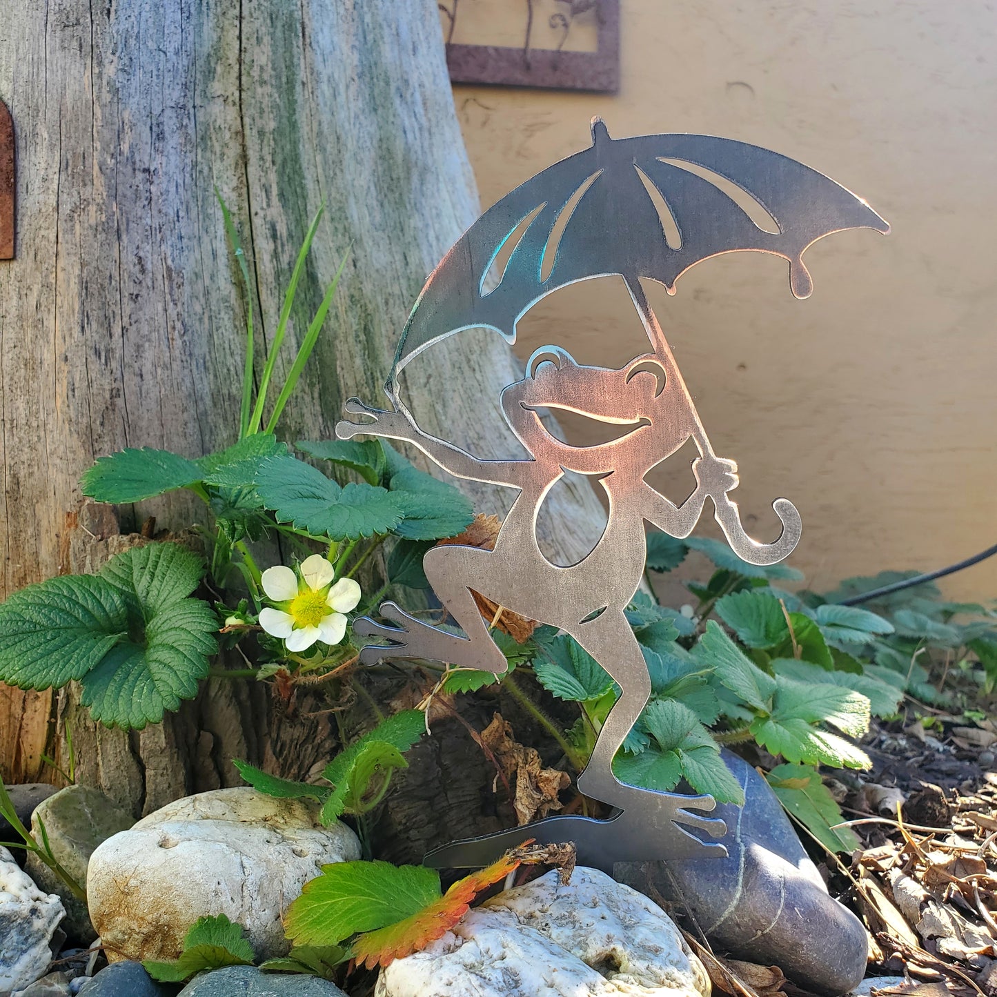 Happy Metal Frog with Umbrella Garden Stake